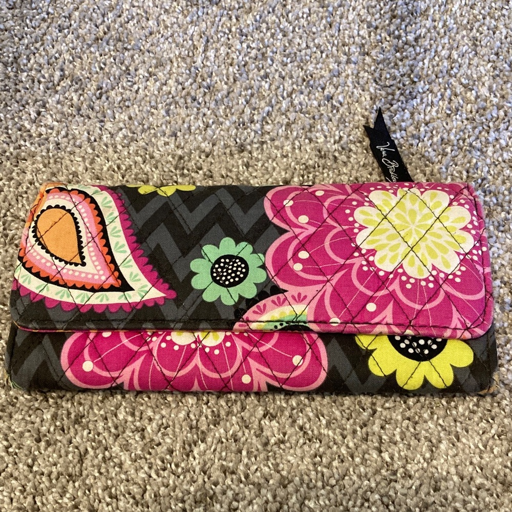 Vera Bradley Colorful Floral wallet